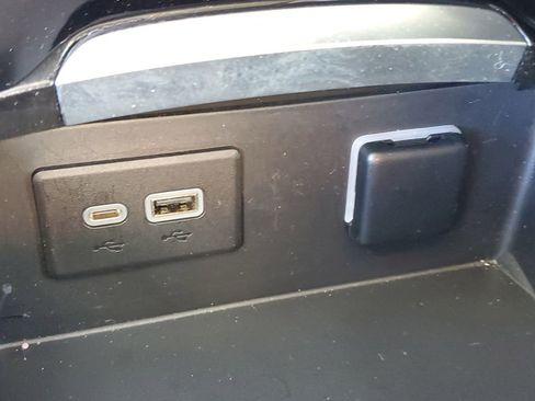 Used 2021 Buick Envision Essence w/ Sport Touring Package image 37