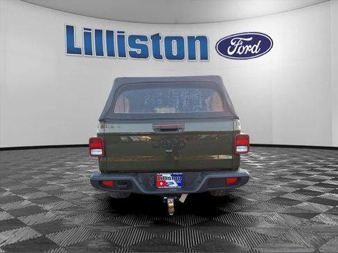 Used 2022 Jeep Gladiator Sport image 4