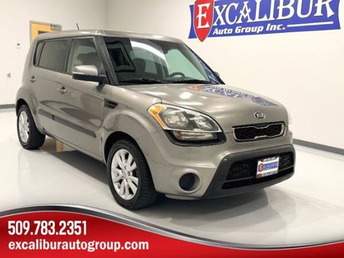 Used 2013 Kia Soul + FWD image 1