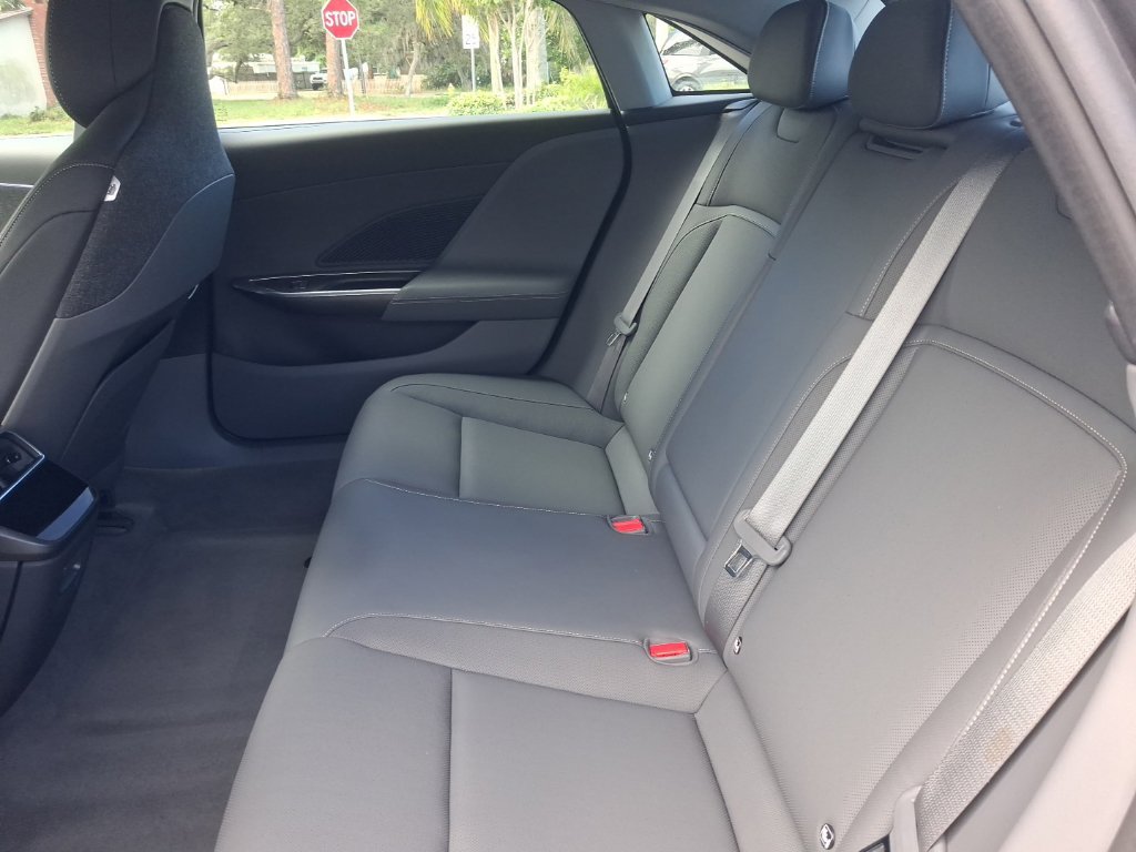 Used 2025 Lucid Air Pure RWD image 22