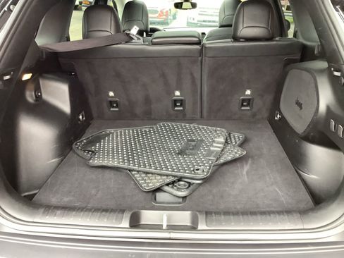 Used 2022 Jeep Cherokee Trailhawk w/ Sun & Sound Group image 10