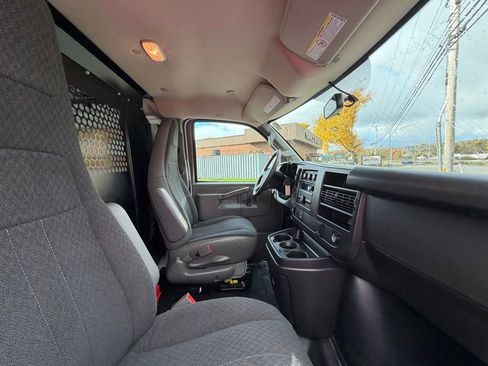 Used 2024 GMC Savana 2500 w/ Driver Convenience Package image 13