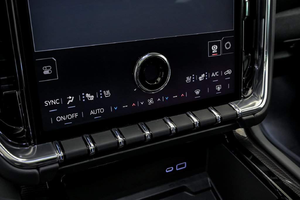 New 2026 GMC Yukon Elevation w/ Elevation Premium Package AWD/4WD image 18