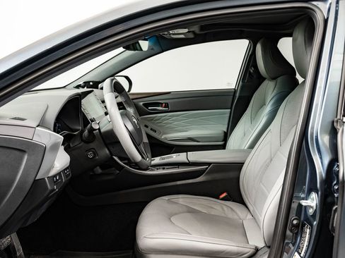 Used 2021 Toyota Avalon Limited w/ Advanced Safety Package FWD image 22