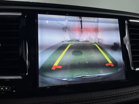 Used 2019 Chrysler Pacifica Limited FWD image 15