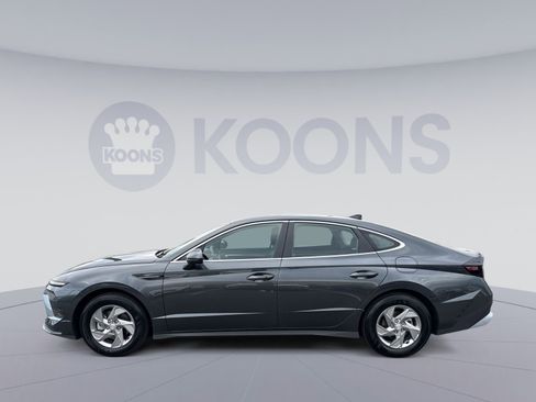 Used 2026 Hyundai Sonata SE FWD image 2