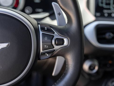 Used 2019 Aston Martin V8 Vantage Coupe RWD image 27