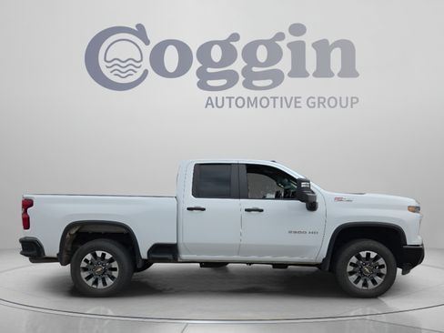 Used 2025 Chevrolet Silverado 2500 Custom w/ Custom Value Package AWD/4WD image 6