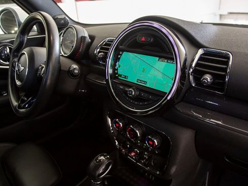 Used 2017 MINI Cooper Clubman image 25