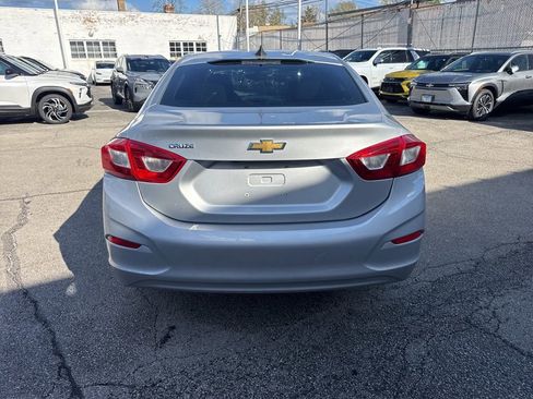 Used 2017 Chevrolet Cruze LS FWD image 5