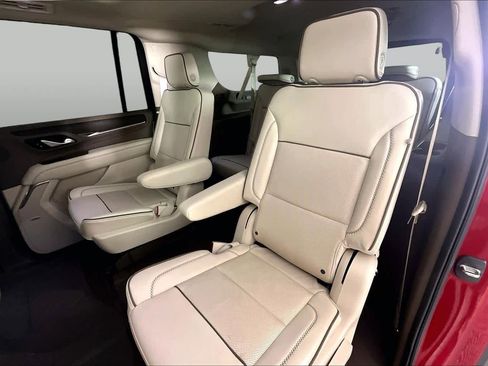 Used 2023 GMC Yukon XL Denali AWD/4WD image 19