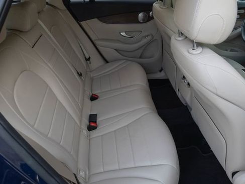 Used 2021 Mercedes-Benz GLC 300 GLC 300 image 19