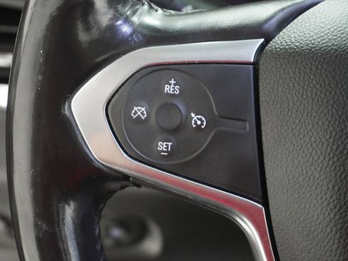 Used 2018 Chevrolet Traverse LT image 19