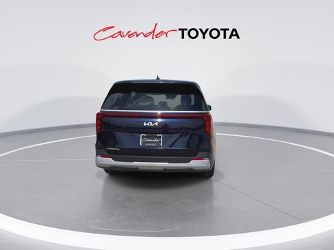 Used 2026 Kia Carnival FWD image 7