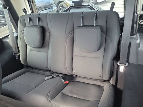 Used 2019 Jeep Wrangler Sport AWD/4WD image 13