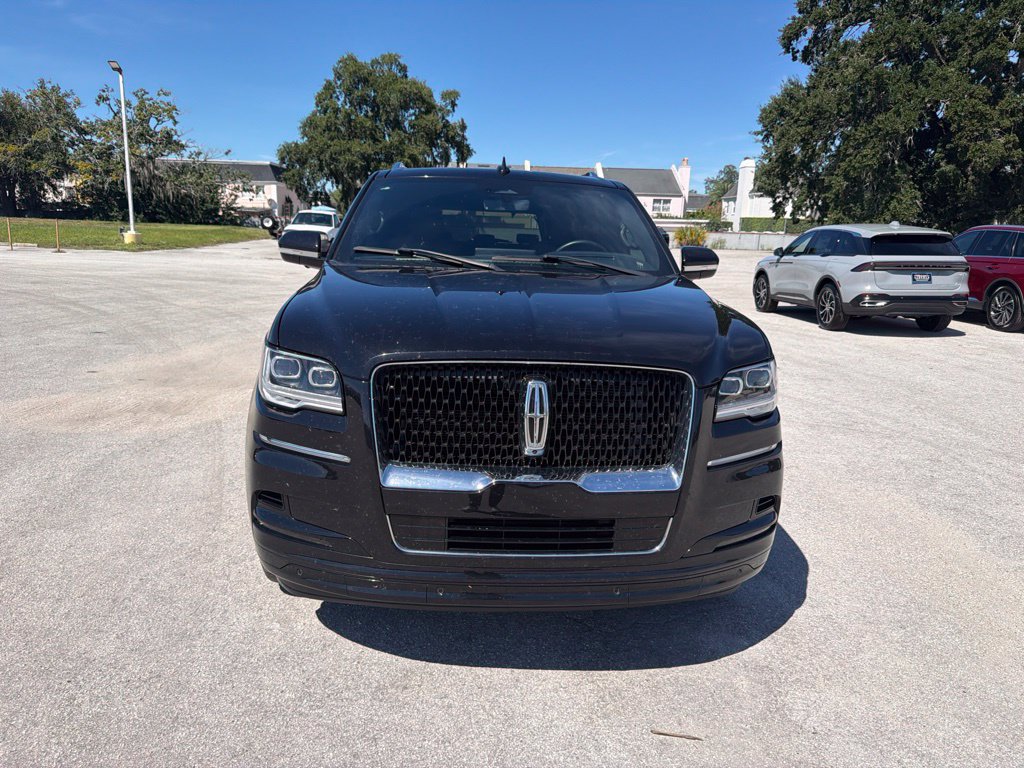 Used 2024 Lincoln Navigator Reserve AWD/4WD image 9