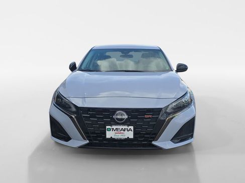 Used 2024 Nissan Altima 2.5 SR image 8