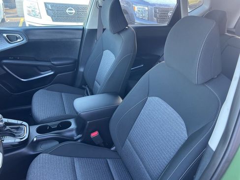 Certified 2023 Kia Soul EX image 5