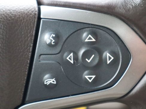 Used 2015 Chevrolet Suburban LT image 34