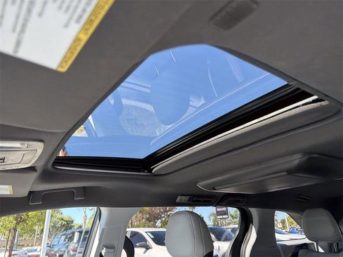 Used 2021 Toyota Sienna XSE w/ XSE Plus Package image 6