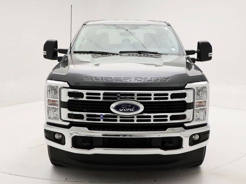 Used 2024 Ford F250 XLT image 5