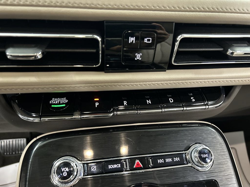Used 2023 Lincoln Nautilus Reserve AWD/4WD image 18