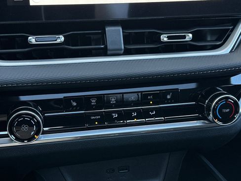 New 2026 Chevrolet Equinox LT image 21