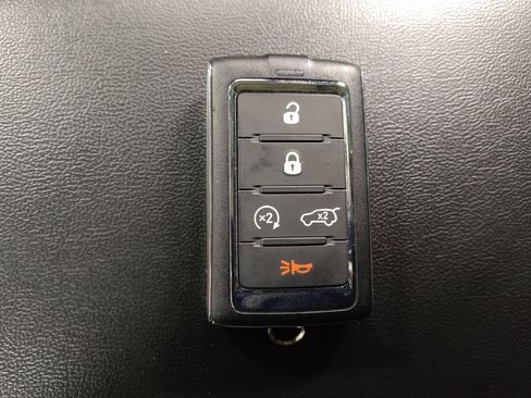 Used 2022 Jeep Grand Cherokee Limited 4xe w/ Luxury Tech Group II image 32