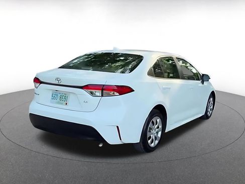 Used 2025 Toyota Corolla LE FWD image 14