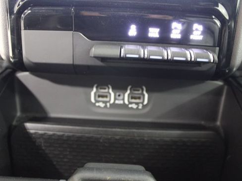 Used 2023 RAM 1500 Laramie AWD/4WD image 33