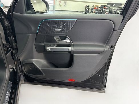 Certified 2025 Mercedes-Benz GLB 250 image 24