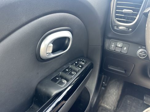 Used 2015 Kia Soul + w/ Primo Package image 26