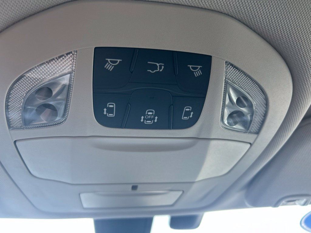 Certified 2020 Chrysler Pacifica Touring FWD image 27