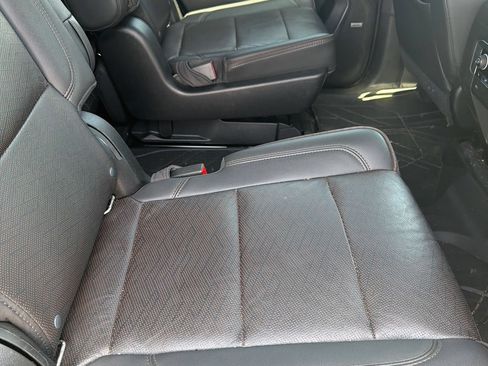 Used 2021 Chevrolet Tahoe High Country w/ Premium Package AWD/4WD image 9