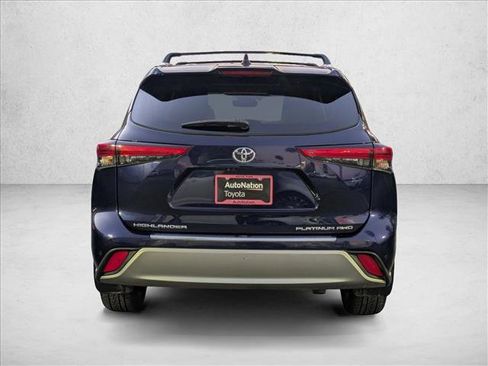 Used 2023 Toyota Highlander Platinum image 7