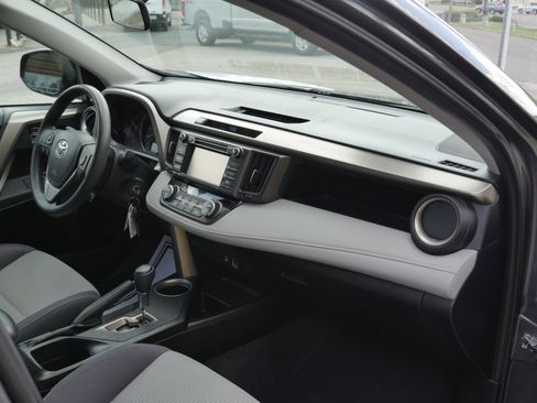 Used 2014 Toyota RAV4 XLE FWD image 26