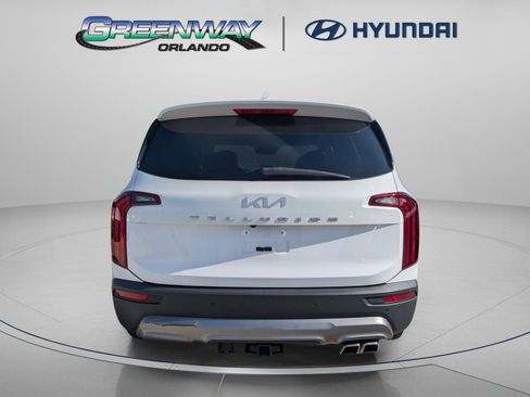 Used 2022 Kia Telluride EX w/ EX Premium Package FWD image 6