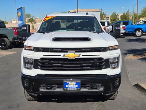 Used 2024 Chevrolet Silverado 2500 Custom w/ Custom Value Package image 8