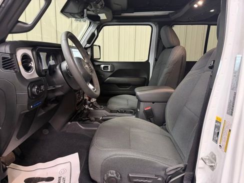 Used 2024 Jeep Wrangler Unlimited Sahara w/ Technology Group AWD/4WD image 12