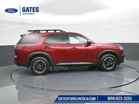 Used 2025 Nissan Pathfinder Rock Creek AWD/4WD image 3