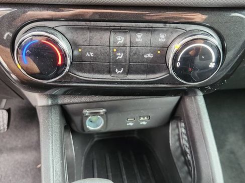 Used 2025 Chevrolet TrailBlazer LT FWD image 18