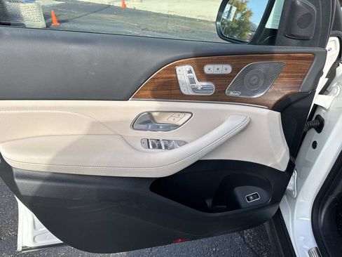 Certified 2025 Mercedes-Benz GLS 450 4MATIC image 16