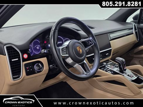 Used 2022 Porsche Cayenne Platinum Edition AWD/4WD image 28
