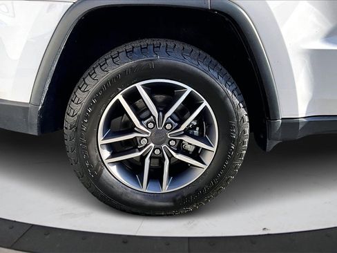 Used 2022 Jeep Grand Cherokee Limited w/ Trailer Tow Group IV image 36