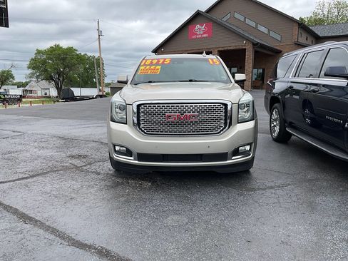 Used 2015 GMC Yukon Denali w/ Premium Package AWD/4WD image 44