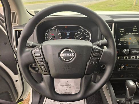 New 2026 Nissan Frontier SV w/ Tow Package AWD/4WD image 9