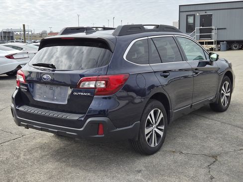 Used 2018 Subaru Outback 2.5i Limited image 4