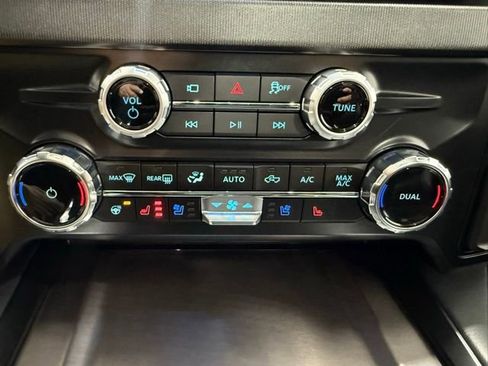 Used 2026 Ford F450 Platinum w/ FX4 Off-Road Package image 41