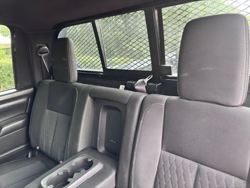 Used 2018 Nissan Titan SV w/ SV Convenience Package AWD/4WD image 23
