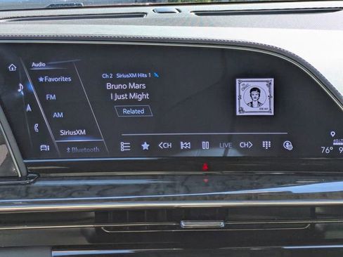 Used 2024 Cadillac Escalade ESV Premium Luxury image 19